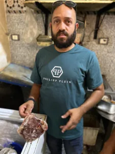 ضبط 125 كجم أغذية فاسدة في العبور وتوصية بغلق 3 منشآت غذائية بالقليوبية