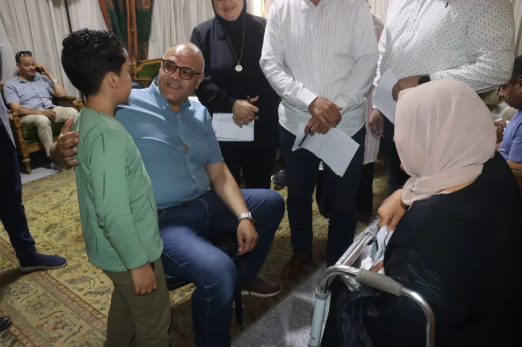 محافظ القليوبية يلتقي المواطنين لحل مشاكلهم بالقناطر الخيرية
