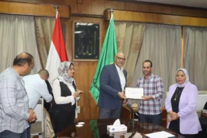 محافظ القليوبية يكرم المشرفين ومديري ادارات التضامن الاجتماعي لجهودهم في تنظيم موسم الحج