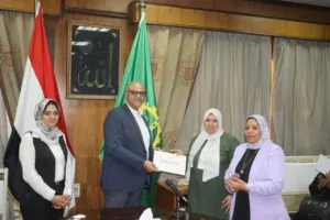 محافظ القليوبية يكرم المشرفين ومديري ادارات التضامن الاجتماعي لجهودهم في تنظيم موسم الحج
