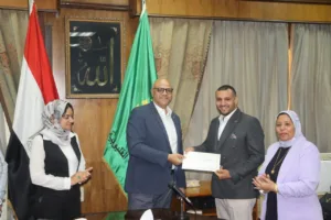 محافظ القليوبية يكرم المشرفين ومديري ادارات التضامن الاجتماعي لجهودهم في تنظيم موسم الحج