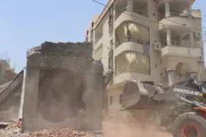 محافظ القليوبية يقود حملة مكبرة لإزالة التعديات على الأراضي الزراعية بقليوب