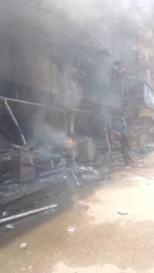 مصرع عامل في حريق اندلع داخل 3 مطاعم بمدينة الخصوص