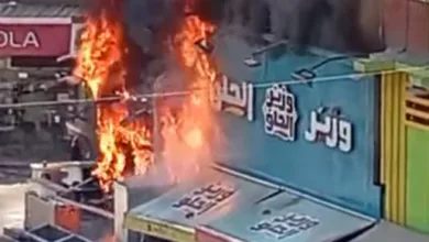 مصرع عامل في حريق اندلع داخل 3 مطاعم بمدينة الخصوص