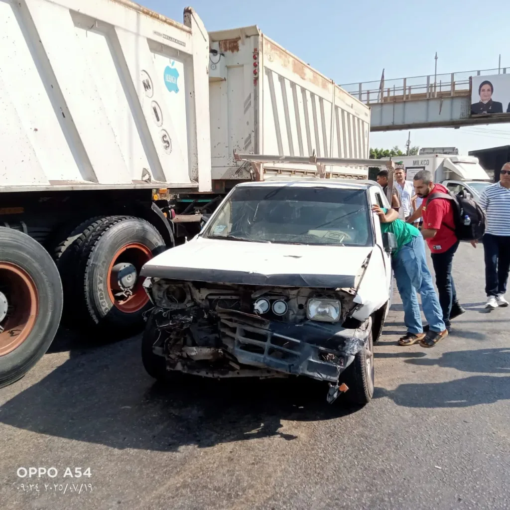 إعادة الحركة المرورية بالطريق الزراعي بعد تصادم دون إصابات بالقليوبية