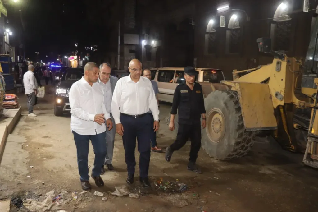 محافظ القليوبية: الجولات الميدانية كاشفة ولا تهاون في المخالفات ..هذا ما فعله المحافظة في جولة مفاجأة بالخانكة محافظ القليوبية: الجولات الميدانية كاشفة ولا تهاون في المخالفات ..هذا ما فعله المحافظة في جولة مفاجأة بالخانكة