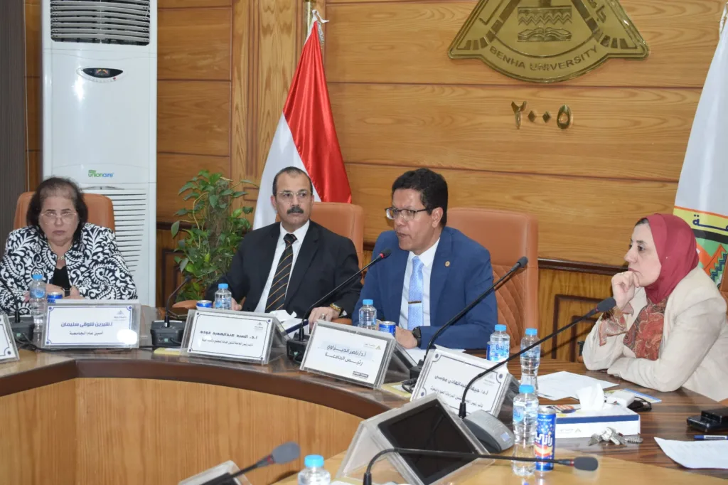 رئيس جامعة بنها يترأس اجتماع لجنة المنشآت بالجامعة رئيس جامعة بنها يترأس اجتماع لجنة المنشآت بالجامعة