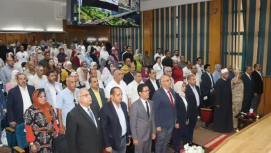 محافظ القليوبية يكرم 44 طالبا من أوائل الشهادات العامة والأزهرية والفنية - صور