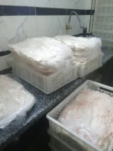 بيطري القليوبية يضبط 3.7 طن دهون وممبار فاسد ومجهول المصدر