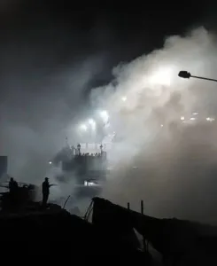 محافظ القليوبية يتابع أعمال تبريد حريق محلات شبرا الخيمة
