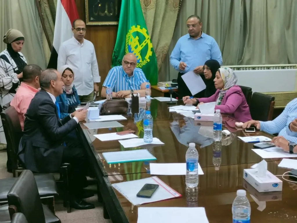 تقديم دعم مادي ومعيشي للحالات الإنسانية .. محافظ القليوبية يعقد لقاءه الجماهيري الأسبوعي