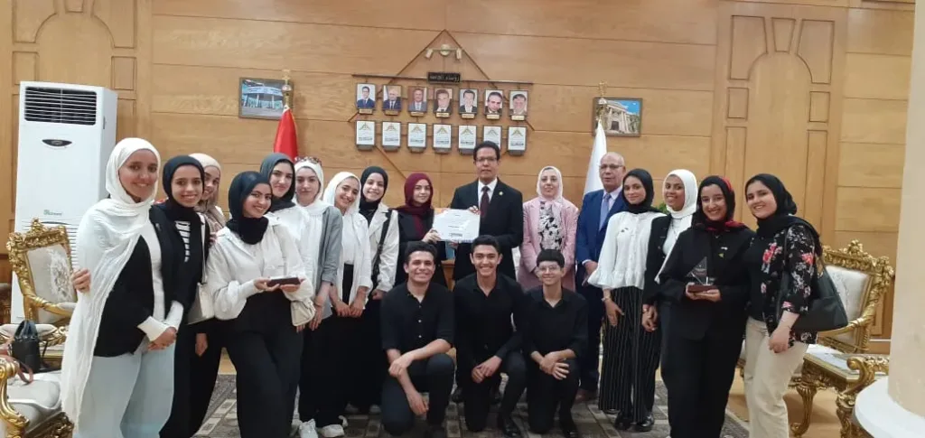 رئيس جامعة بنها يكرم الفائزين في مسابقة مؤسسة Enactus" لعام 2025