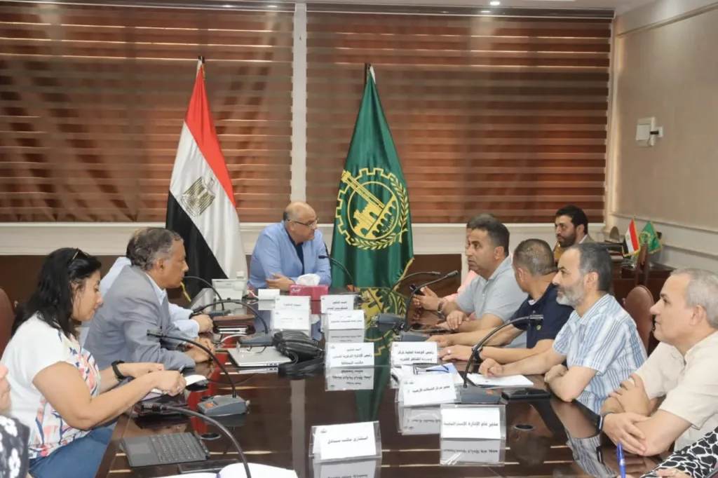 محافظ القليوبية يستعرض مخطط متكامل للمرحلة (د) من ممشى أهل مصر ببنها محافظ القليوبية يستعرض مخطط متكامل للمرحلة (د) من ممشى أهل مصر ببنها