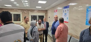 محافظ القليوبية ينتقل لموقع حريق بمخزن بلاستيك بالقناطر الخيرية