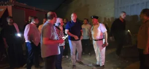 محافظ القليوبية ينتقل لموقع حريق بمخزن بلاستيك بالقناطر الخيرية