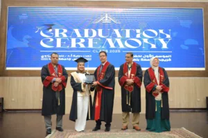 رئيس جامعة بنها خلال حفل تخرج دفعة جديدة من كلية التربية: نحتفل بثمرة سنوات من الجد والاجتهاد