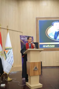 رئيس جامعة بنها خلال حفل تخرج دفعة جديدة من كلية التربية: نحتفل بثمرة سنوات من الجد والاجتهاد