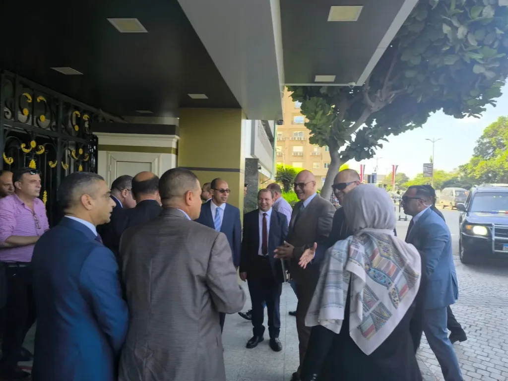 محافظ القليوبية يستقبل وزير العمل في زيارة رسمية للمحافظة
