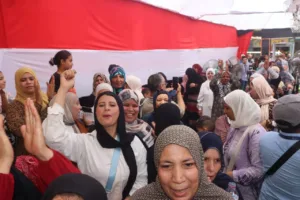 طوابير السيدات يتصدرن المشهد في انتخابات الشيوخ بالقليوبية - صور