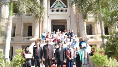 رئيس جامعة بنها يسلم شهادات التدريب لطلاب أول مدرسة صيفية للقطاع الطبي بالتعاون مع جامعة ووهان الصينية