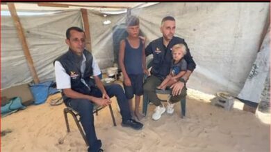 من تحت الركام إلى برّ الأمان.. قصة إنقاذ الطفل جدوع وشقيقه على يد اللجنة المصرية