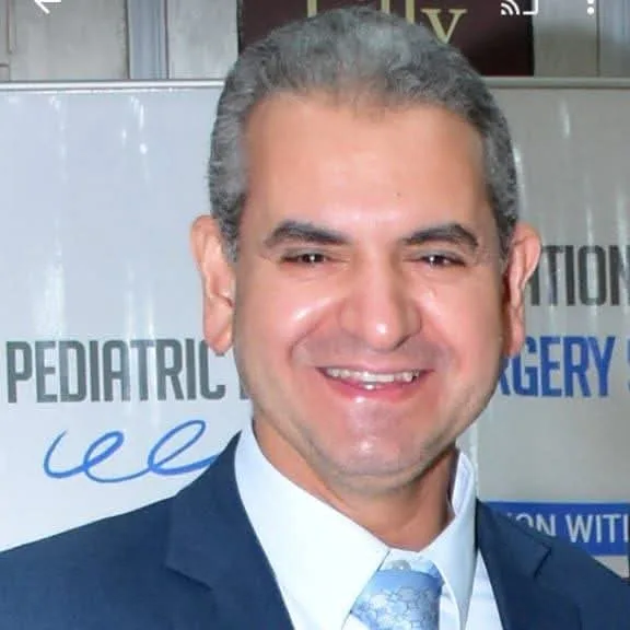 استشاري أنف وأذن يكشف عن حالة نادرة.. صرصور داخل أذن شاب استشاري أنف وأذن يكشف عن حالة نادرة.. صرصور داخل أذن شاب