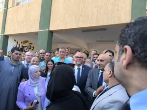 وزير التعليم ومحافظ القليوبية يفتتحان مدرستين جديدتين بكوم الأطرون - صور