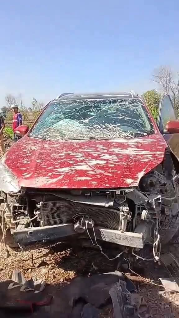 انقلاب سيارة وسقوطها من أعلى كوبري شبرا – بنها الحر يصيب 3 أشخاص