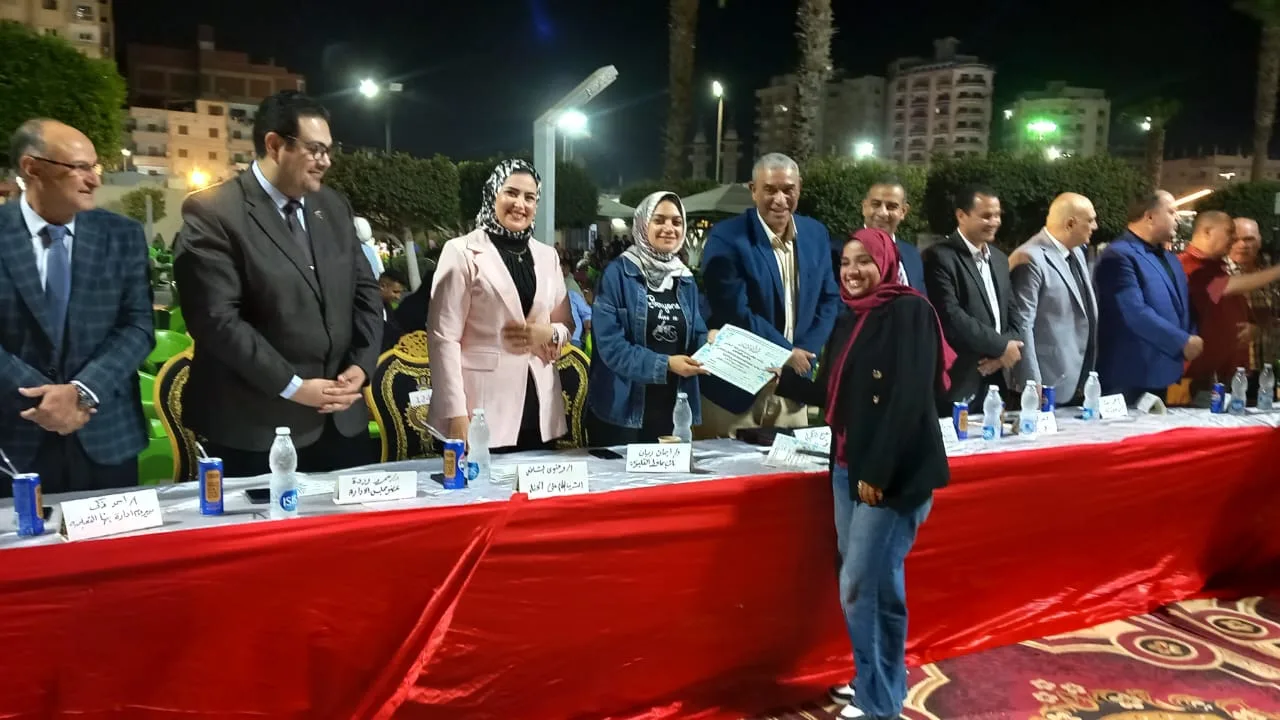 نادي بنها الرياضي يكرم 43 طالبًا متفوقًا في احتفالية كبرى بحضور قيادات القليوبية.. ويؤكد: العلم شريك أساسي للرياضة وصناعة مستقبل الوطن