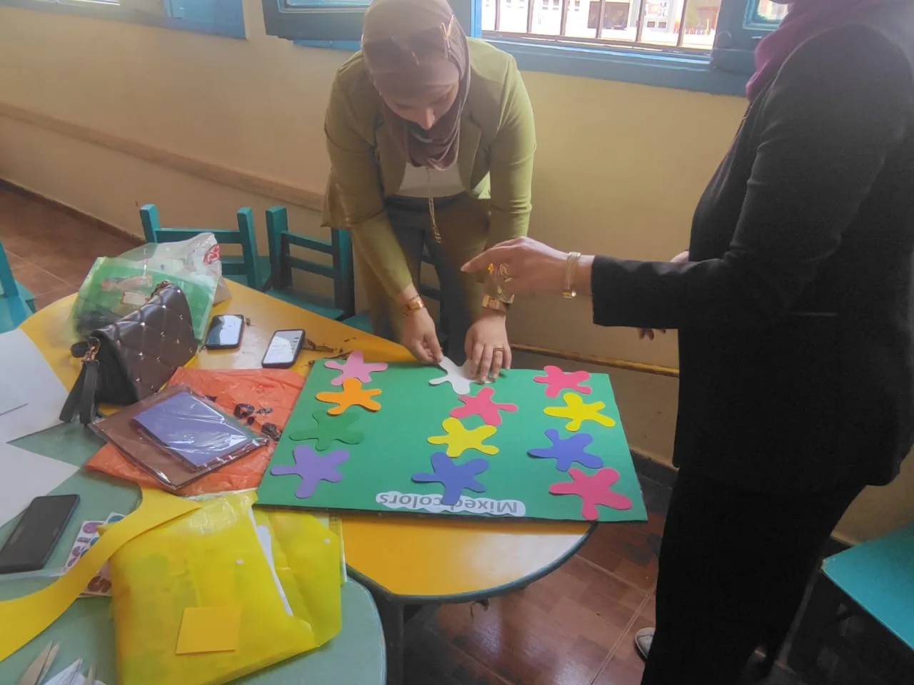 أجواء مبهجة في رياض الأطفال..واستعداد يليق ببراءة الصغار أجواء مبهجة في رياض الأطفال..واستعداد يليق ببراءة الصغار