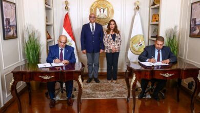 توقيع عقد جديد بين محافظة القليوبية وشركة نهضة مصر لتحسين خدمات النظافة بشبرا الخيمة والخصوص