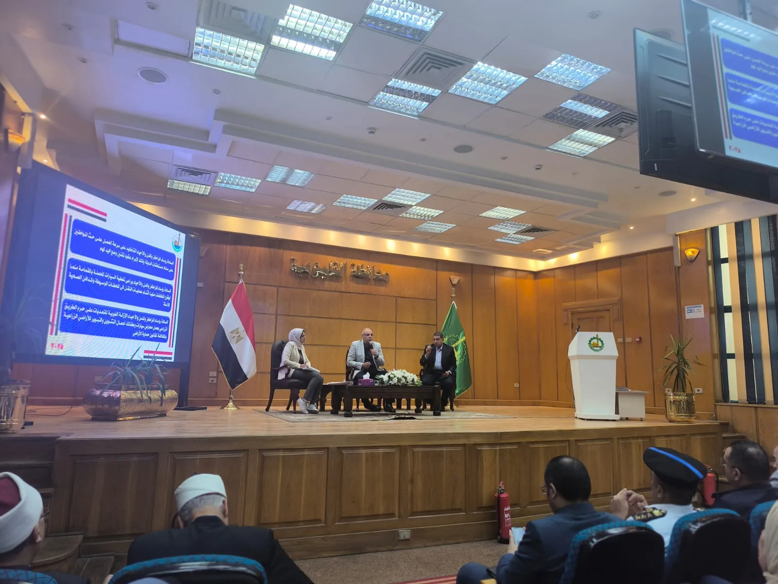 محافظ القليوبية يوجه بحلول عاجلة لأزمة المواصلات وتشديد الانضباط بالمدارس قبل انطلاق العام الدراسي محافظ القليوبية يوجه بحلول عاجلة لأزمة المواصلات وتشديد الانضباط بالمدارس قبل انطلاق العام الدراسي