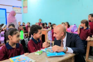 انطلاقة مميزة للعام الدراسي الجديد بالقليوبية وزير التعليم: بناء الإنسان يبدأ من المدرسة.. والمحافظ: التعليم هو استثمار في المستقبل