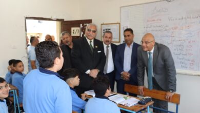 من قلب الطابور.. محافظ القليوبية يبعث رسالة أمل للطلاب مع أول يوم دراسي من قلب الطابور.. محافظ القليوبية يبعث رسالة أمل للطلاب مع أول يوم دراسي
