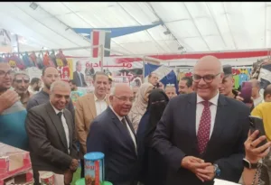 محافظ القليوبية ورئيس الغرفة التجارية يفتتحان معرض "أهلاً مدارس" بشبرا الخيمة بتخفيضات تصل إلى 30%