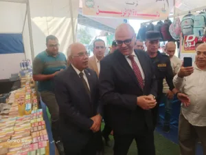 محافظ القليوبية ورئيس الغرفة التجارية يفتتحان معرض "أهلاً مدارس" بشبرا الخيمة بتخفيضات تصل إلى 30%