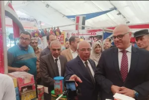 محافظ القليوبية ورئيس الغرفة التجارية يفتتحان معرض "أهلاً مدارس" بشبرا الخيمة بتخفيضات تصل إلى 30%