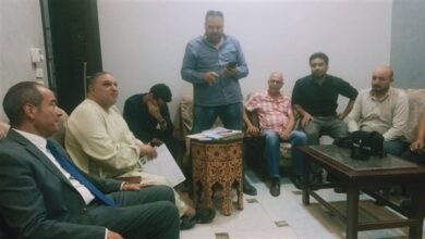 جلسة صلح تنهي أزمة مشاجرة بين معلمي تاريخ في مدرسة ميت حلفا.. وضمانات مشددة للحفاظ على الاستقرار جلسة صلح تنهي أزمة مشاجرة بين معلمي تاريخ في مدرسة ميت حلفا.. وضمانات مشددة للحفاظ على الاستقرار