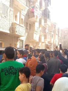 تامر حسني يرسم البسمة على وجه طفلة من القليوبية مصابة بالسرطان بزيارة إنسانية مؤثرة