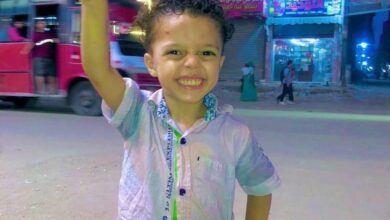 مأساة شبرا الخيمة.. العثور على جثمان الطفل "سليم محمد" داخل شبكة الصرف بعد يوم من اختفائه والأهالي يطالبون بمحاسبة المقصرين مأساة شبرا الخيمة.. العثور على جثمان الطفل "سليم محمد" داخل شبكة الصرف بعد يوم من اختفائه والأهالي يطالبون بمحاسبة المقصرين