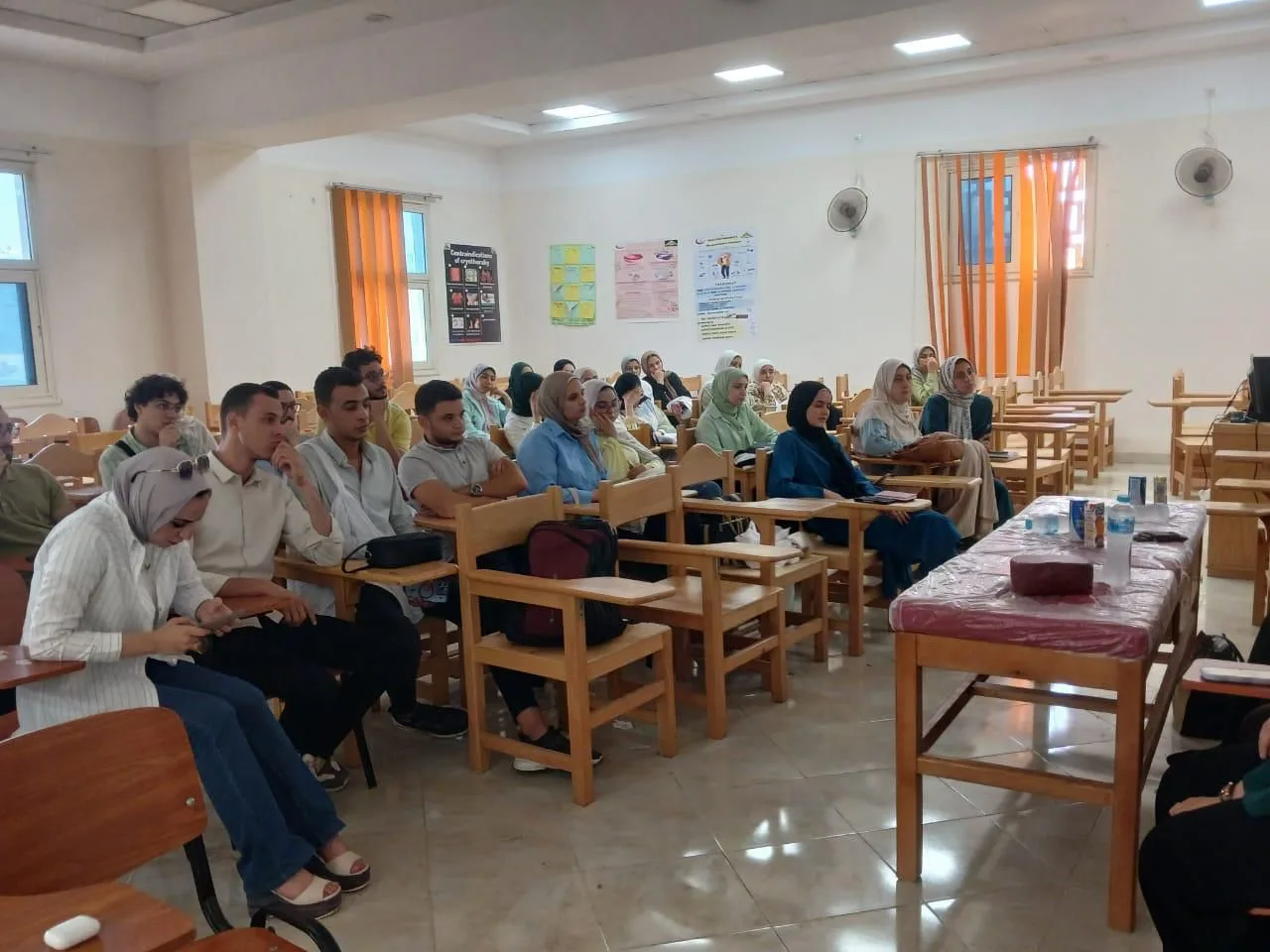 جامعة بنها تناقش مخاطر العنف الإلكتروني في ندوة توعوية بكلية العلاج الطبيعي جامعة بنها تناقش مخاطر العنف الإلكتروني في ندوة توعوية بكلية العلاج الطبيعي