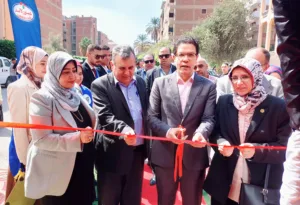 رئيس جامعة بنها يفتتح معرض المنتجات الغذائية ويؤكد دعم الدور المجتمعي للجامعة