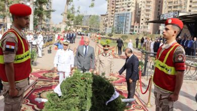 محافظ القليوبية يضع إكليل الزهور على النصب التذكاري ببنها احتفالًا بالذكرى الـ52 لانتصارات أكتوبر المجيدة محافظ القليوبية يضع إكليل الزهور على النصب التذكاري ببنها احتفالًا بالذكرى الـ52 لانتصارات أكتوبر المجيدة