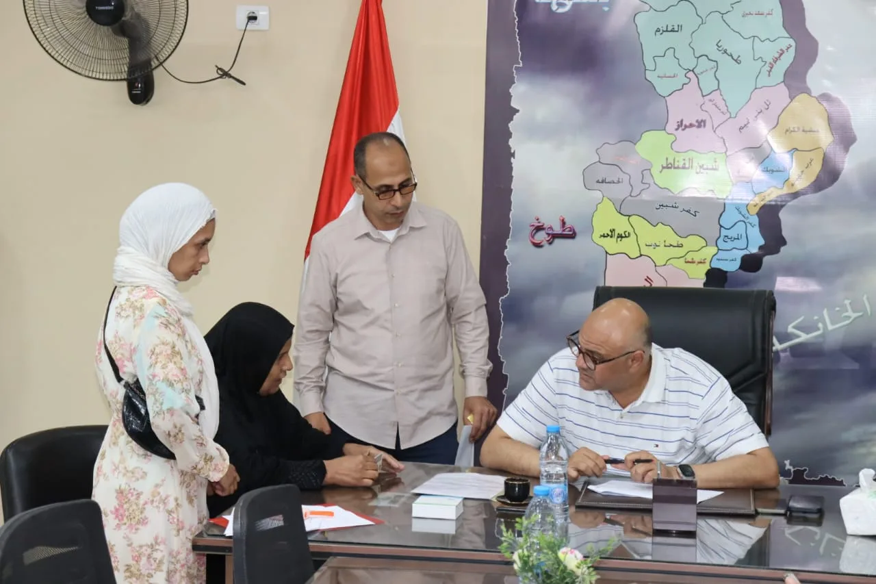 في لقاء جماهيري بشبين القناطر.. محافظ القليوبية: نعمل على حل مشكلات المواطنين ميدانياً وبقرارات فورية في لقاء جماهيري بشبين القناطر.. محافظ القليوبية: نعمل على حل مشكلات المواطنين ميدانياً وبقرارات فورية
