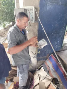 محافظ القليوبية يقود حملة ميدانية مفاجئة لإعادة الانضباط بمدخل بنها ويأمر بإزالة الإشغالات فورًا وتحرير محاضر للمخالفين