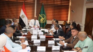 أيمن عطية يترأس اجتماع المناطق الصناعية ويوجه بحزمة تيسيرات للمستثمرين ويدعو للتوسع في المدارس التطبيقية لتخريج عمالة ماهرة قادرة على المنافسة