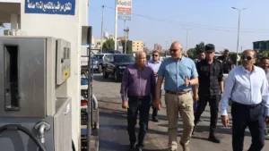 محافظ القليوبية يتفقد المواقف لمتابعة تنفيذ التعريفة الجديدة ويؤكد: لا تهاون مع المخالفين وتكثيف الرقابة على السائقين ومحطات الوقود
