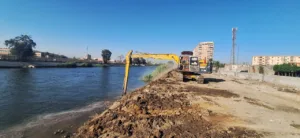 محافظ القليوبية يتابع إزالة تعديات جسيمة على جسر ترعة الإسماعيلية ويؤكد: حماية المجاري المائية أولوية قصوى