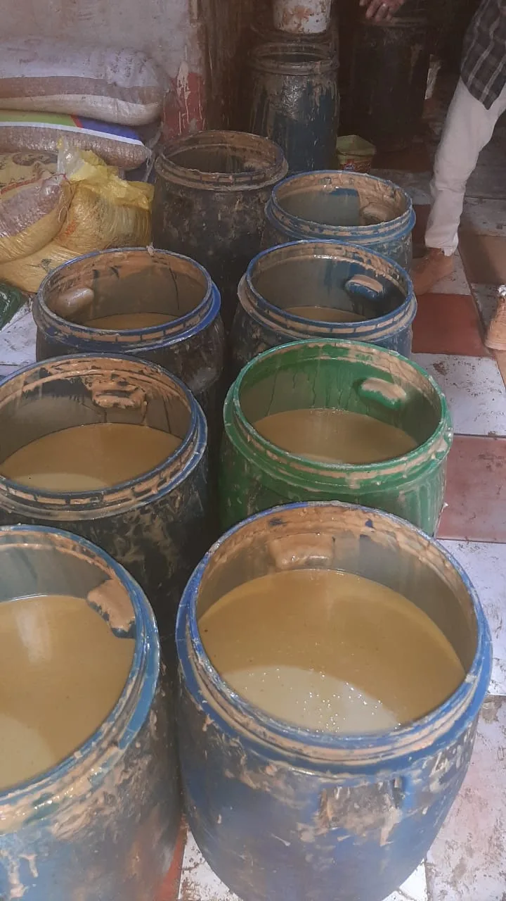 ضبط مصنع زيوت وطحينة فاسدة بالخانكة خلال حملة مكبرة بالقليوبية بتوجيه المحافظ ضبط مصنع زيوت وطحينة فاسدة بالخانكة خلال حملة مكبرة بالقليوبية بتوجيه المحافظ