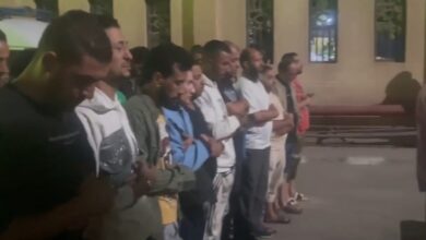 الأهالي يودعون صغيرهم سليم بعد سقوطه في بلاعة للصرف الصحي بشبرا الخيمة الأهالي يودعون صغيرهم سليم بعد سقوطه في بلاعة للصرف الصحي بشبرا الخيمة
